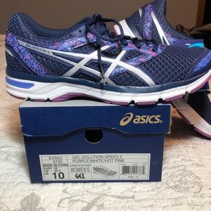 NWTB ASICS Women sneakers size 10
